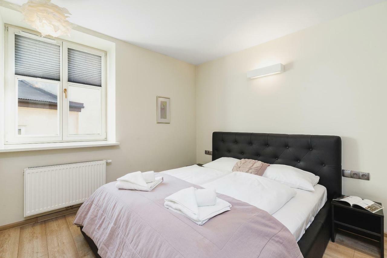 Apartments Cracow Miodowa by Renters Kraków Zewnętrze zdjęcie